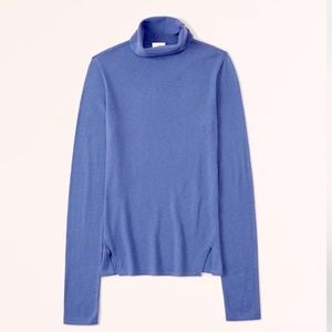 NWOT ABERCROMBIE & FITCH TURTLENECK SWEATER